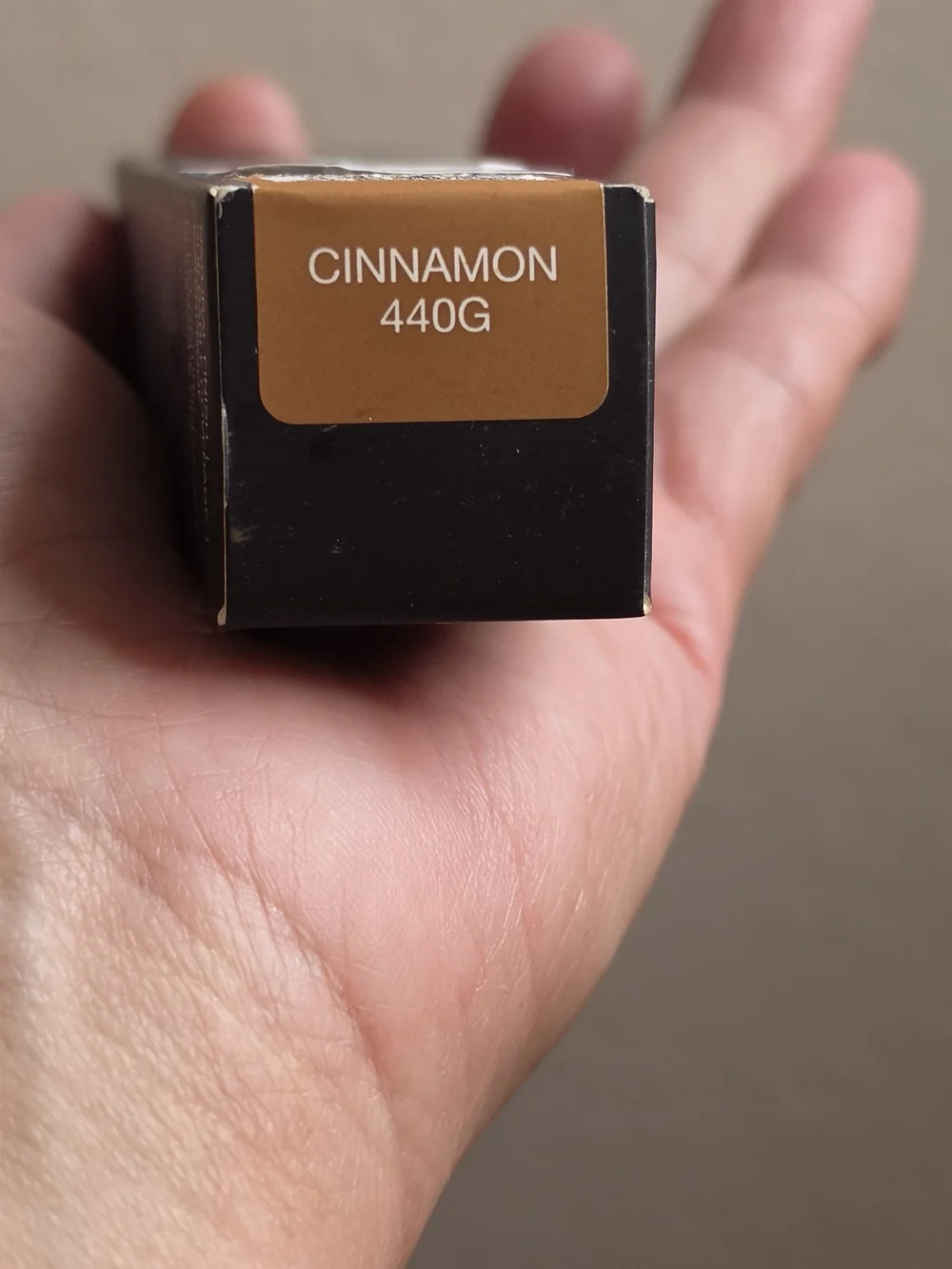 HUDA BEAUTY Fauxfilter Cinnamon Foundation Stick